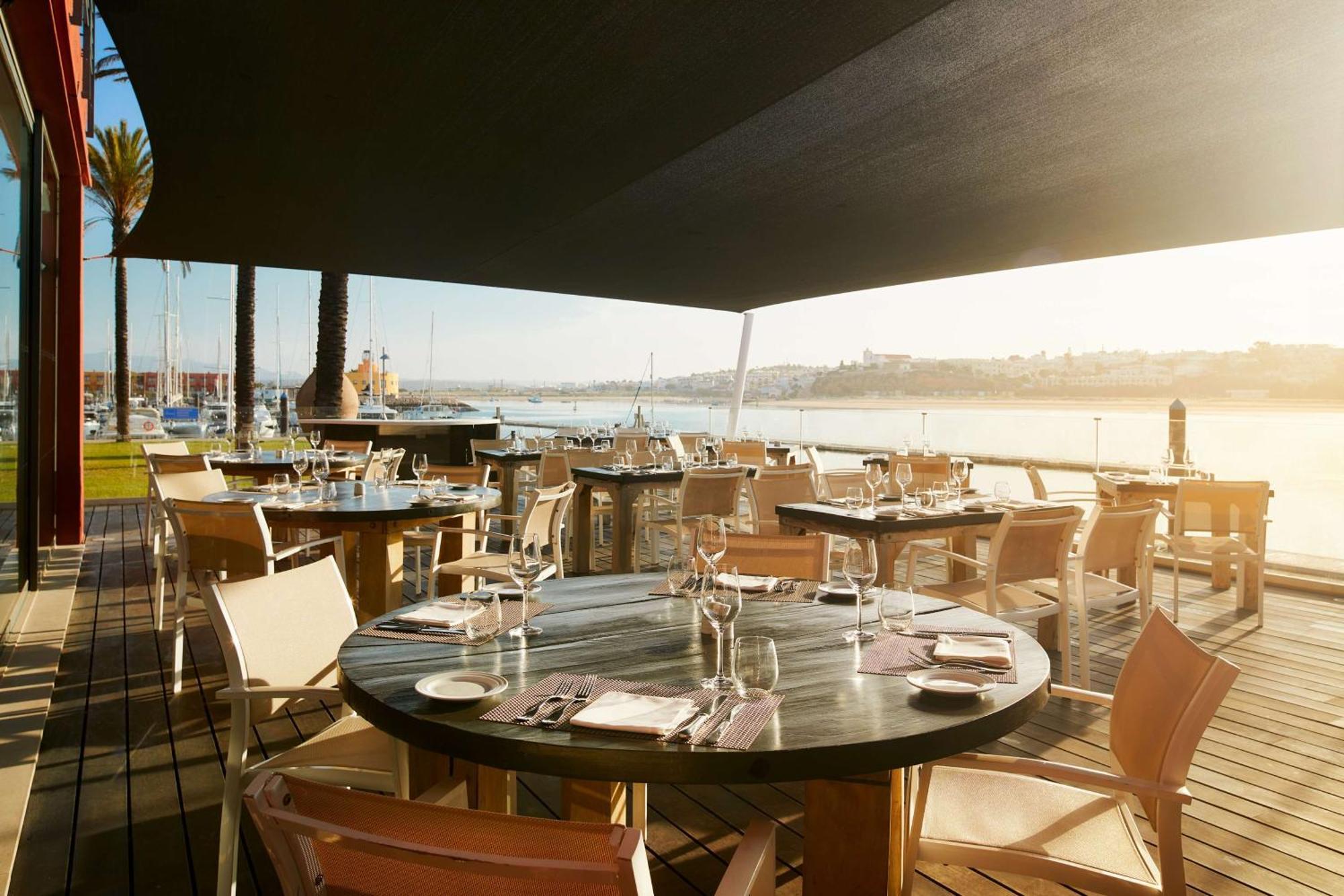 Nh Marina Hotel