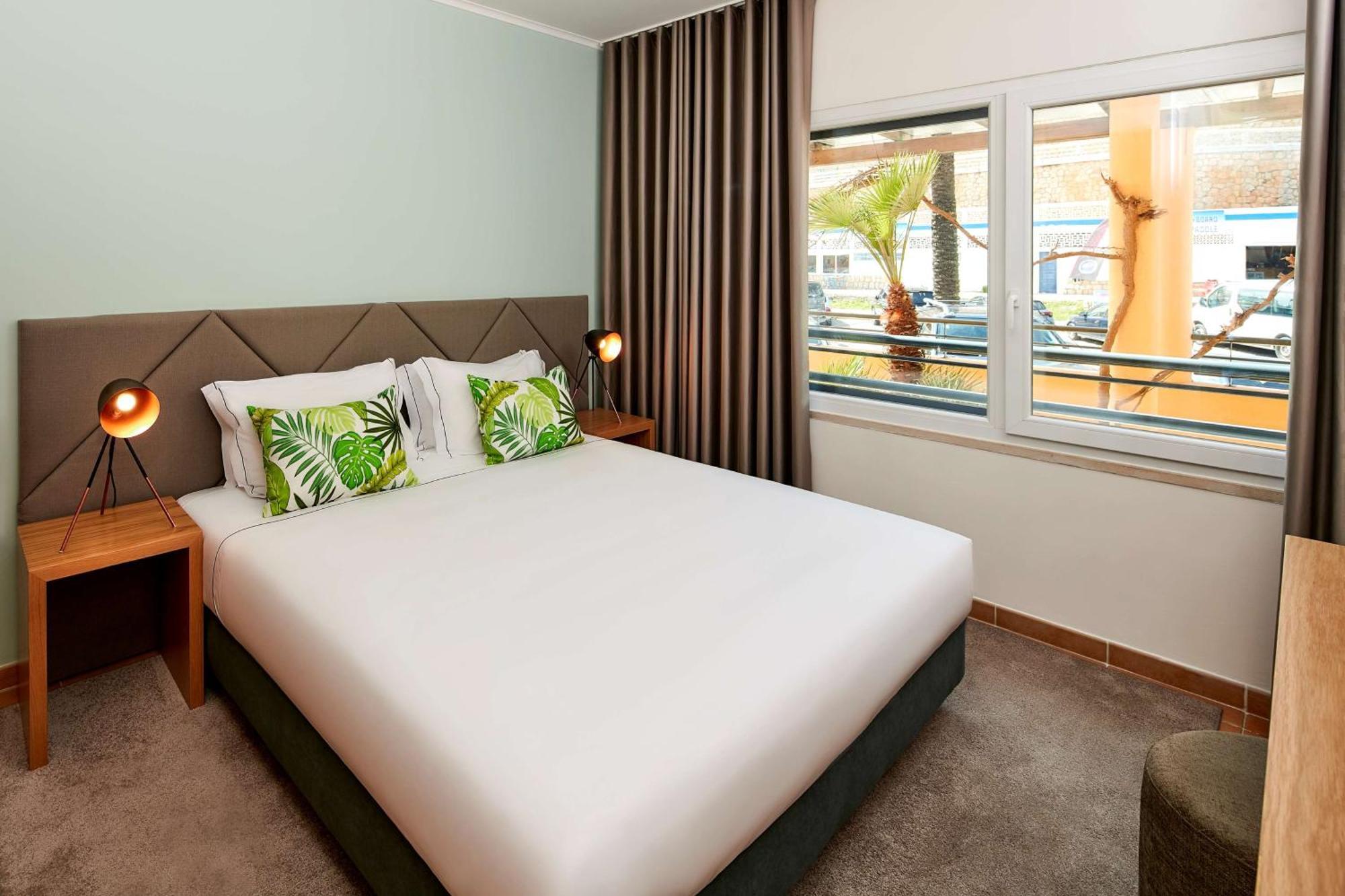 Hotel Nh Marina 4*